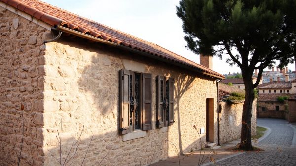 Top services de couvreurs à Nîmes pour une toiture durable